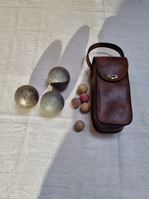 Ancienne Boule De Petanque
