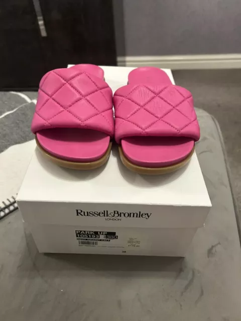 RUSSELL BROMLEY Ladies Quilted Pink Leather Sliders Size 5 38