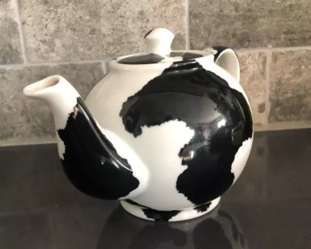 Paul Cardew  1 litre / 2Pt.  'Pony Skin' Teapot  VGC ( pony or cow skin design ) 3