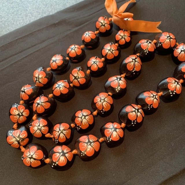 Kukui Nut Necklace Hawaii Hand Painted Hibiscus Wedding Lei Luau Black Vintage .