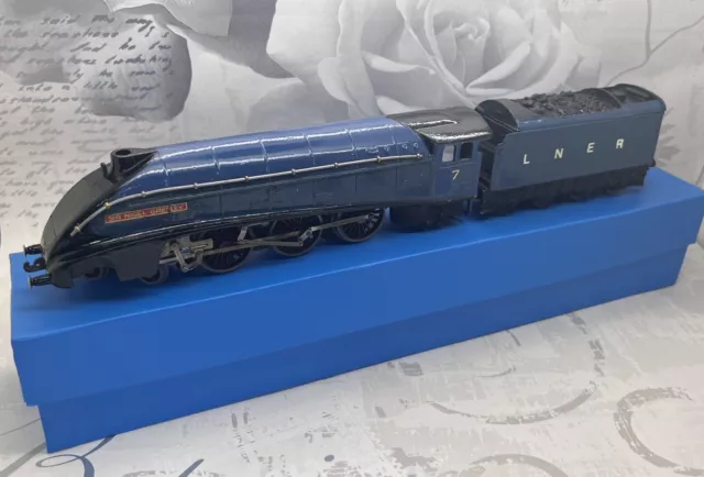 P292 Hornby Dublo - LNER 4-6-2 SIR NIGEL GRESLEY 7 Loco & Tender 3 Rail 00 GAUGE