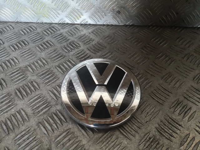New OEM VW Front Grille Emblem fits most Passat 2016-18 exc. w/PreCrash/AutoBrks