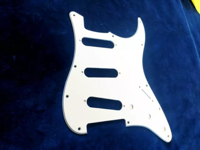 SSS 11-Loch Kratzplatte Pick Guard Stratocaster Gitarre ST Zelluloidperle UK 3