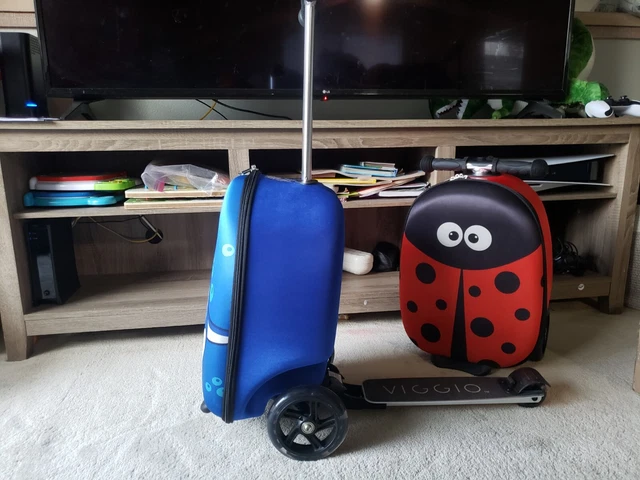 Viggio Shark Bambino Ride on Scooter Luggage 19" Suitcase w/ Light Up Wheels