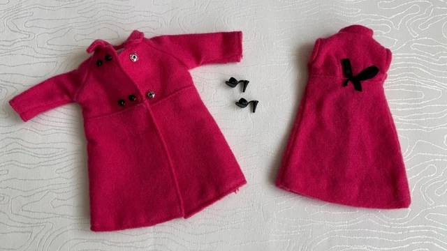 Tenue 4 pièces motif pommes vertes poncho pour poupée Tressy