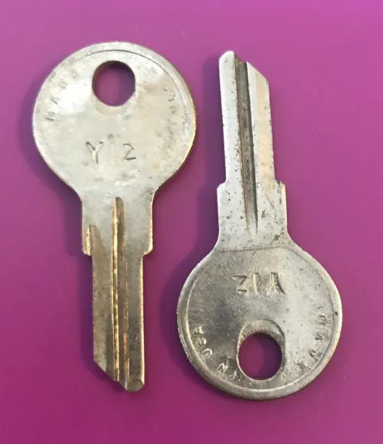 Curtis brand key blanks H-3    H3     set of 2                               [L]