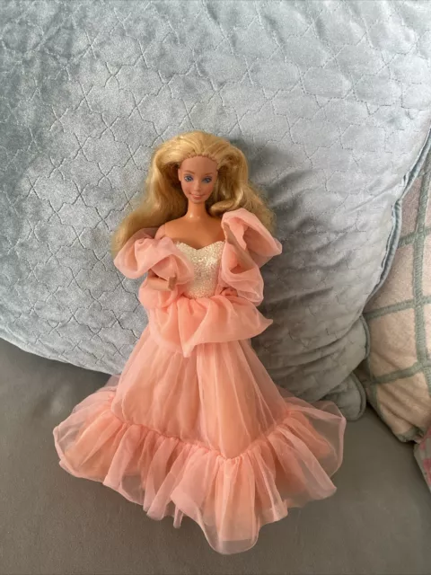 Vintage Barbie "Peaches n Cream" Doll with Original Dress & Boa Mattel 🍑