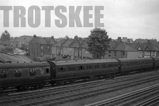 LARGER NEGATIVE BR British Railways Carriage Coach M16004M 1961 £4.39 ...
