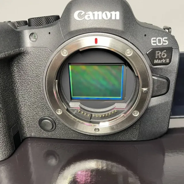 [MINT] Canon EOS R6 Mark II Mirrorless Camera Body Black