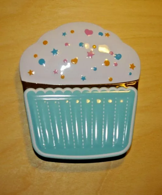 AMAZON Gift Box Tin - Cupcake (empty)