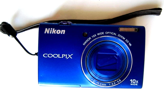 Nikon Coolpix S6200 ,Appareil Photo Numérique  Bleu Compact  + chargeur et  SD