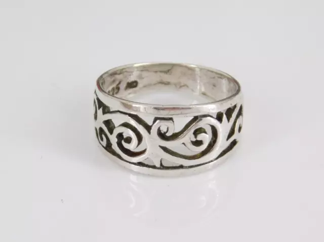 925 Sterling Silver Ring Size 5.75