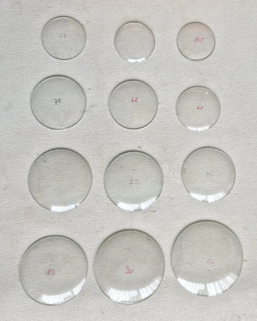 Lot De Verres De Montre Anciens - Bombés Ronds Et Ovales - Pour Réveil Ou Pendule