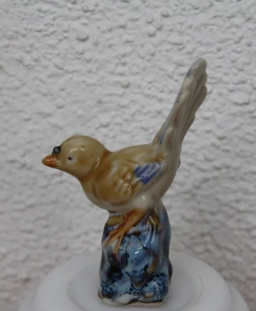 Figurine Statuette OISEAU (A) miniature sur socle en porcelaine h8,5cm, Goebel?