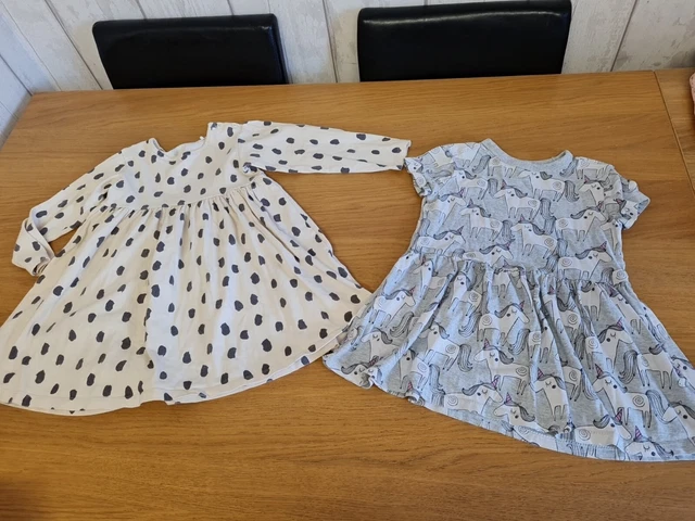 Bundle of lovely girl's clothes, age 2-3/3-4 yrs 37 Items & bundle of hair clips 12