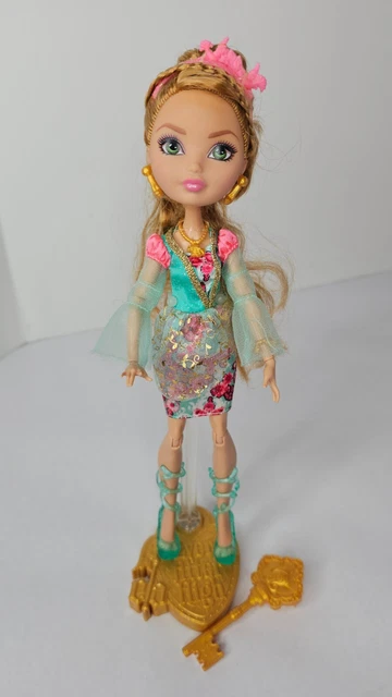 Ever After High Ashlynn Ella 2-in-1 Magical Fashion Doll