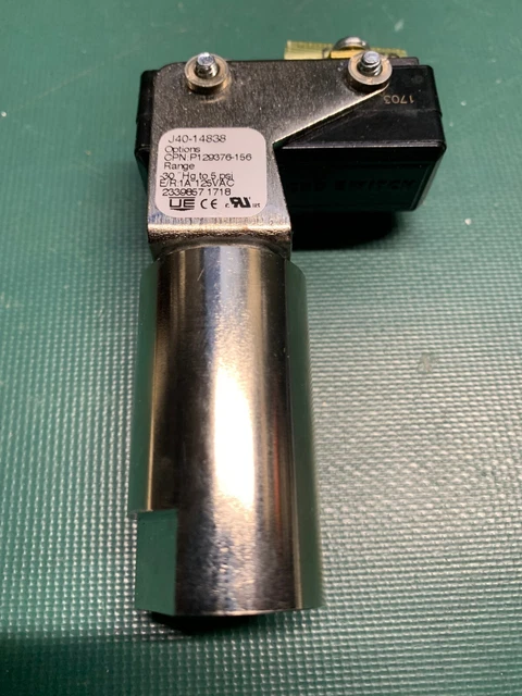 United Electric Controls Pressure Switch J40-14838 1/4" NPT