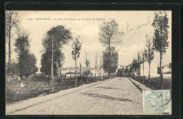 CPA Bonneuil, La Rue de la Croix et l´Avenue du Chateau