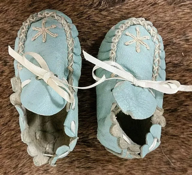 Antique Baby Moccasins Blue Snowflake Infant Shoes Slippers Vtg Beautiful Flaws