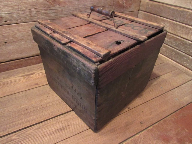 Vintage Primitive Farmhouse Wooden Egg Crate Carrier Farm Barn - ALL ORIGINAL!