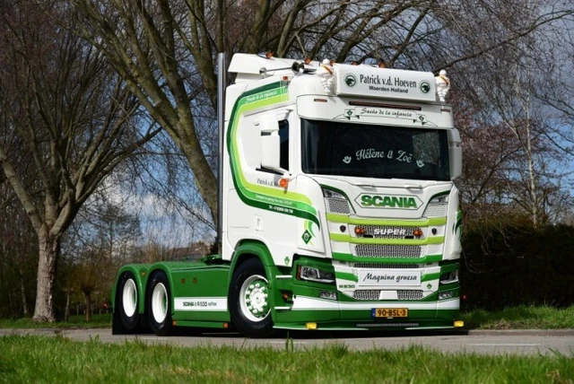 Camion 6x2 SCANIA S lowline avec semi réfrigérante aux couleurs RONNY