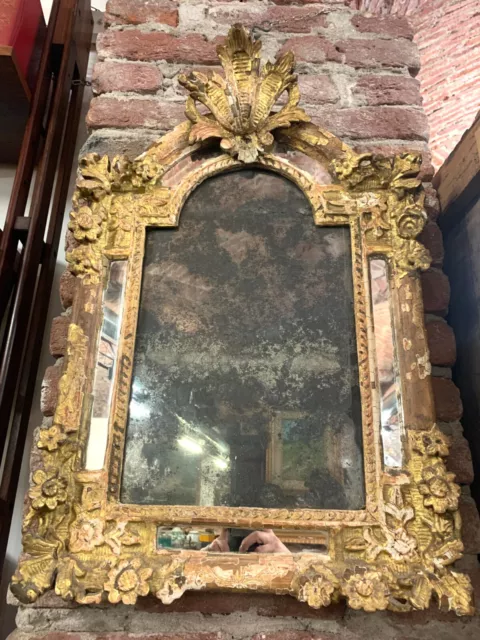 Antico specchio Luigi XV legno dorato epoca 700 provenienza Area Lombardo Veneta