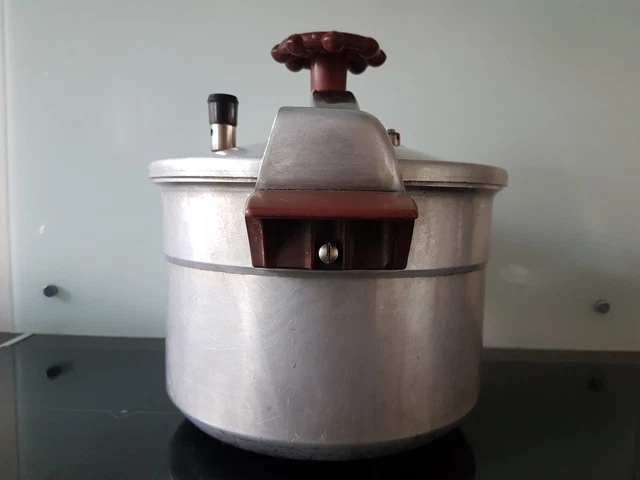 Cocotte minute seb 8 d'occasion - Électroménager