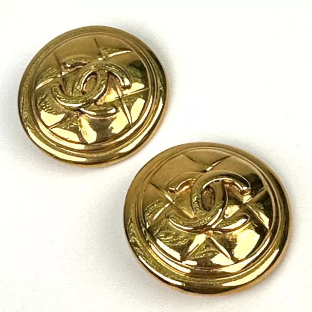 CHANEL AUTHENTIC GOLD Plated CC Logos Round Vintage Clip Earrings
