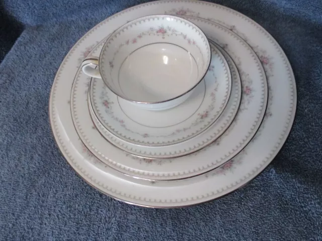 Noritake Fairmont 6102 Place Setting 5 Pieces  Quite Nice Take a Peek!