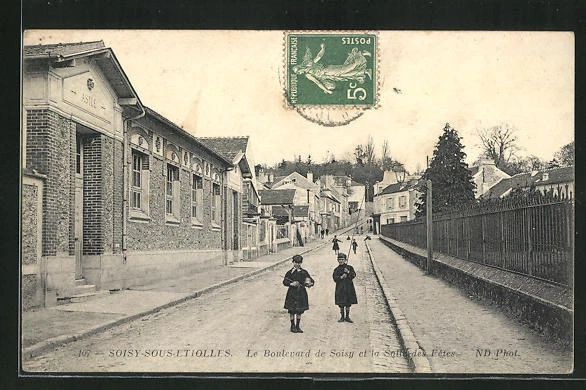 CPA Soisy-sous-Etoilles, Le Boulevard de Soisy and la Salle des Fetes