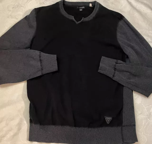 Men’s Guess Sweater Size Large ( Fits Like Medium)