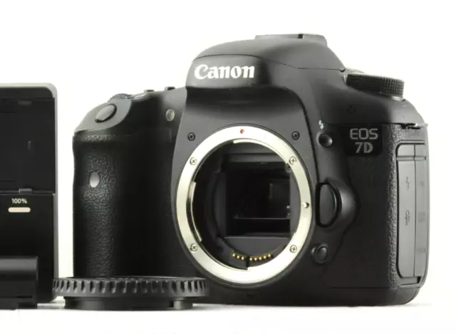 Near MINT Canon EOS 7D 18.0 MP Digital SLR Camera - Black (Body Only) From Japan