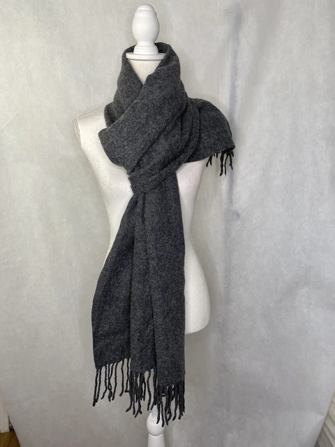 Lisa sales angel scarf