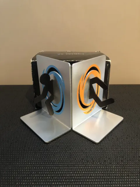 Portal 2 ThinkGeek Video Game Bookends Aluminum Metal Book Ends With Box
