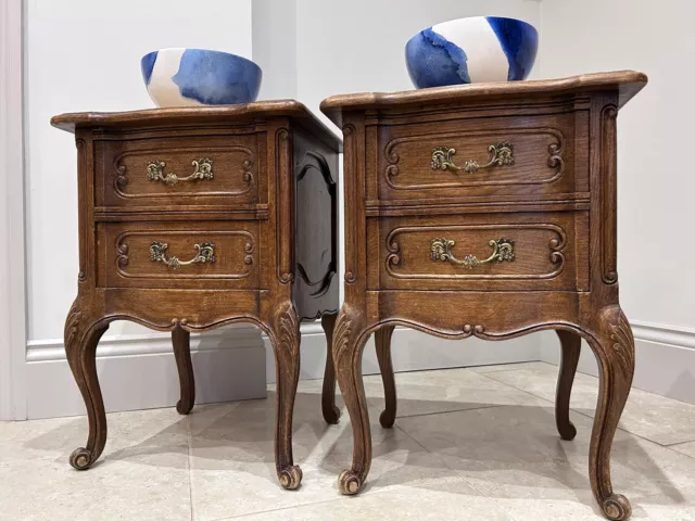Vintage Pair Carved French Oak Ornate Serpentine Bedside Drawers Table Cabinets