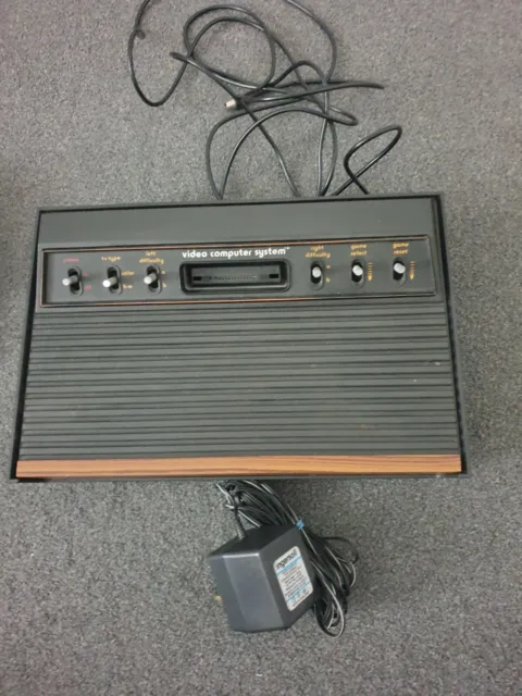 Atari Woody 2600 Videospielkonsole Video Computersystem + 9 Spiele9..