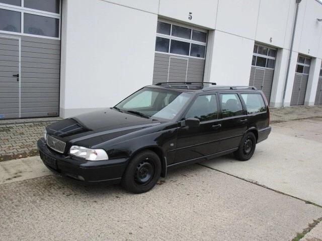 "Volvo V70 Kombi Automatik 5 Zylinder, AU/HU 10/2025 in Berlin"