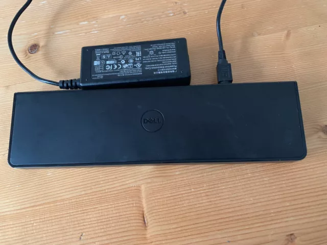 Dell D3000 Dockingstation Port Replikator USB 3.0 mit USB 3.0 Kabel und Netzteil