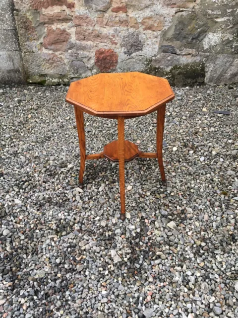 Vintage Oak Lamp / Side / Plant Table