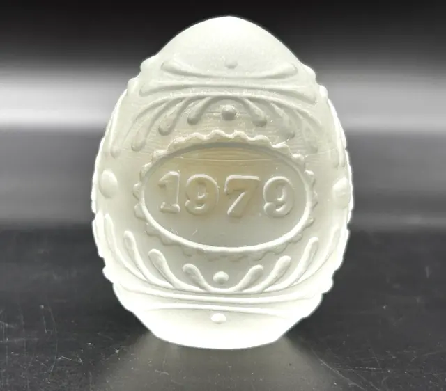 1979 Goebel West Germany Frosted Crystal Easter Egg Art Glass Paperweight