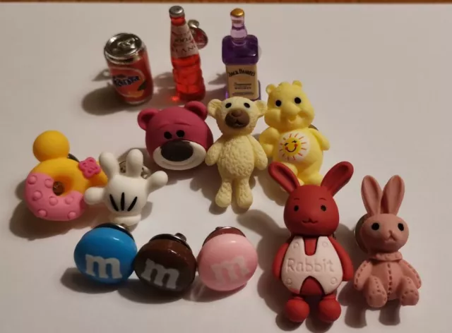 13 x Pin Abzeichen Job Lot Disney, Spielzeug Geschichte Teddies Kaninchen Getränk M & M's