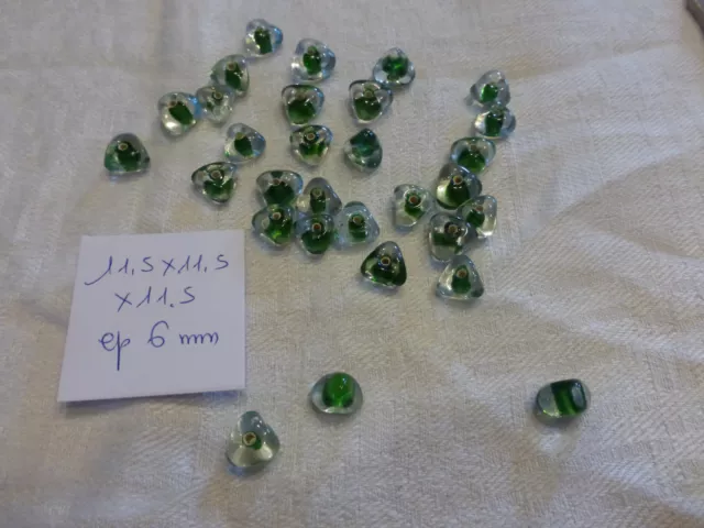 lot de 30 perle triangle bicolore transparent et vert en verre vintage