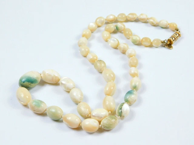 Vtg Les Bernard Hand Knotted Polished Conch Shell Necklace Haute Couture 21"