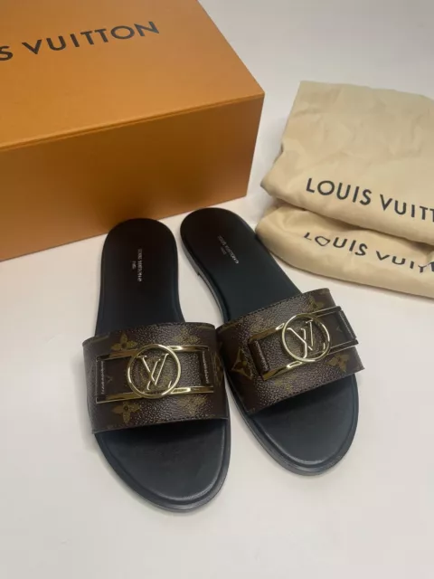 Louis Vuitton Women's Lock It Flat Mule Sandals Monogram Giant Raffia with  Leather Neutral 2403205
