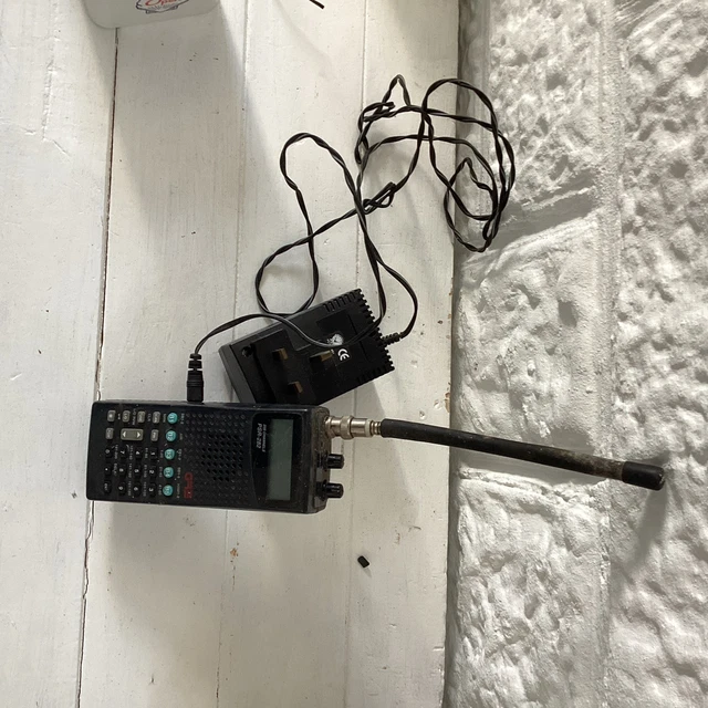 Scanner GRE PSR-282 – VHF/UHF – 200 Canaux – Avec Piles AA Neuves