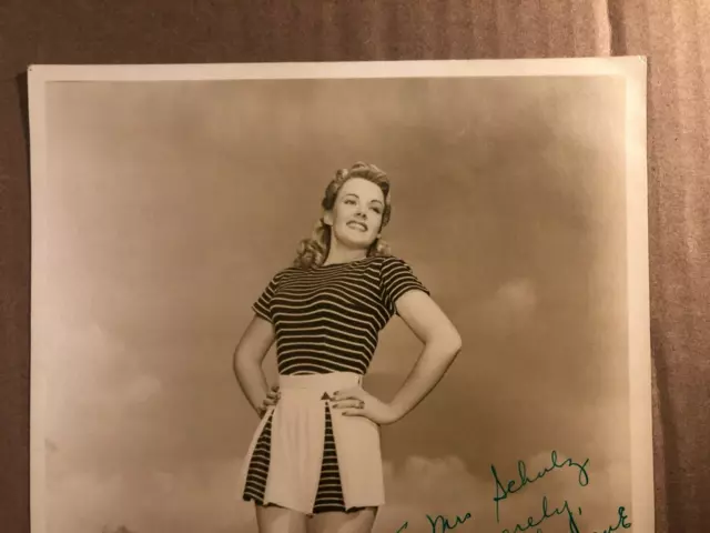 Angele Greene Very Rare Very Early Autographed Pin Up Photo '44 1st Year Movies 2