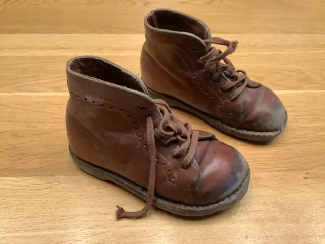 alte antike kinderschuhe aus Leder Vintage Puppen Schuhe