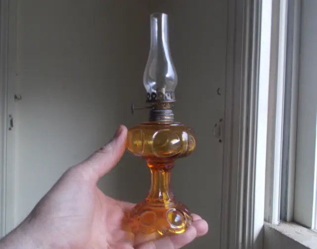 1890s AMBER MOON BULLSEYE PATTERN MINIATURE GLASS OIL LAMP W/ACORN BURNER