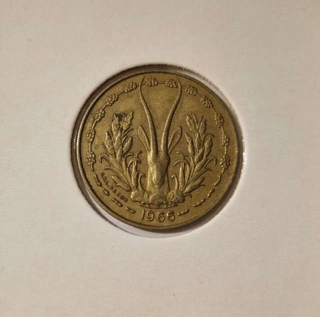 Afrique De L'ouest, Lot De 27 Pieces De Monnaies (Livraison Gratuite)