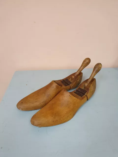 Wooden Hinged Shoe Trees/Stretchers, Vintage, Size 5